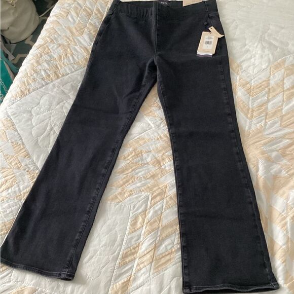 NWT NYDJ black jeans 12-16 Pull on Slim Boot Cut - Picture 6 of 13